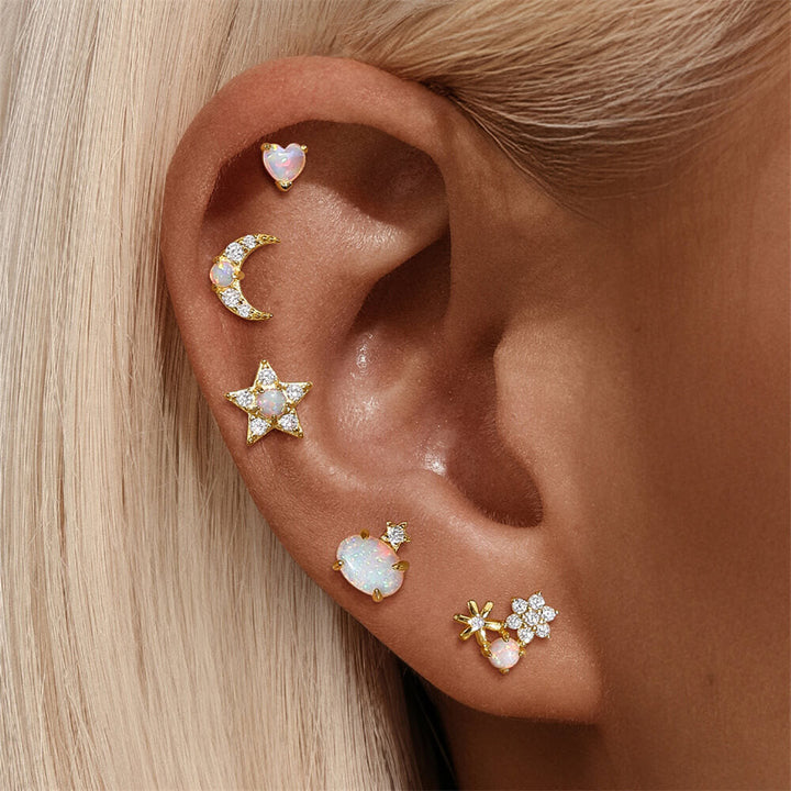 Monika – malé náušnice s jemnou elegancí.