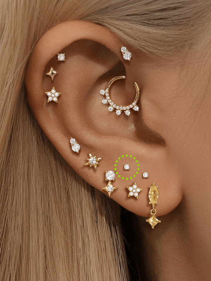 Isabela – Zlaté náušnice s jemně plynulou formou.