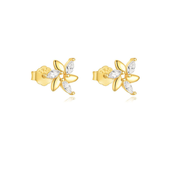 Viktorie – Jemné zlaté náušnice s delikátním třpytem.