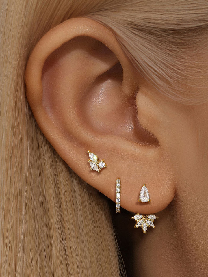 Magda – Jemné zlaté náušnice s měkkým leskem.