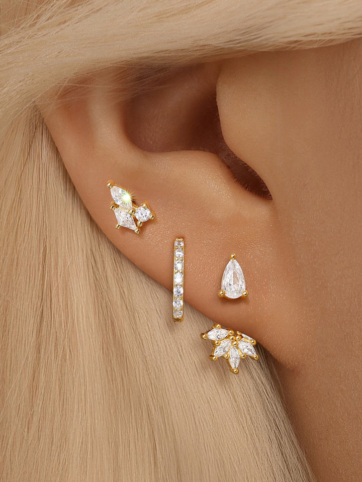 Magda – Jemné zlaté náušnice s měkkým leskem.