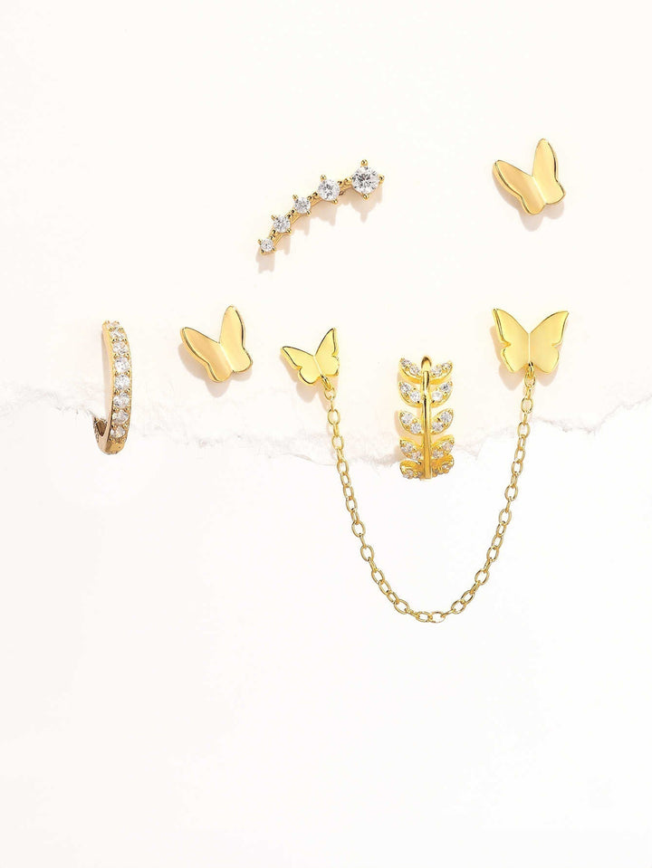 Karolína – Zlaté náušnice s jemným zakřivením.