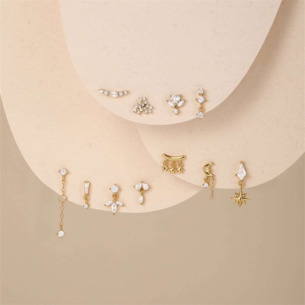 Valentina – Jemné zlaté náušnice s jemným zakřivením.