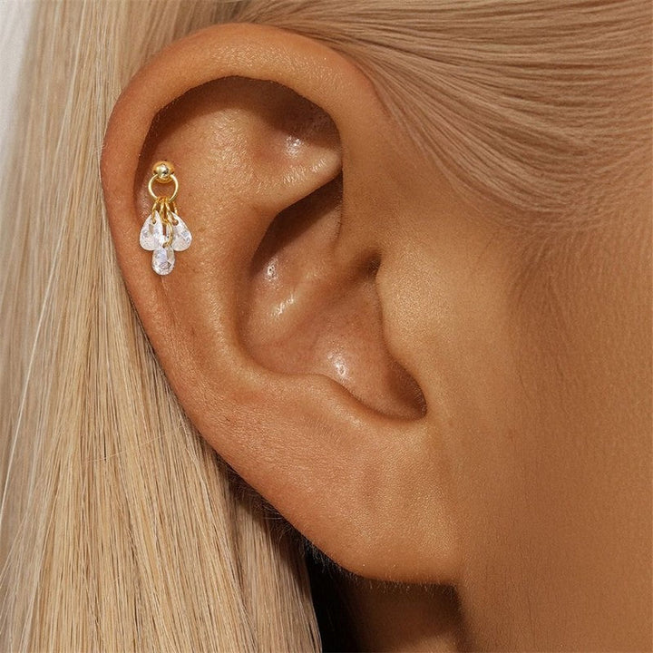 Jasmina – Zlaté náušnice s jednoduchou rafinovaností.