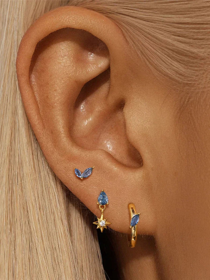 Petra – Jemné zlaté náušnice s organickým designem.