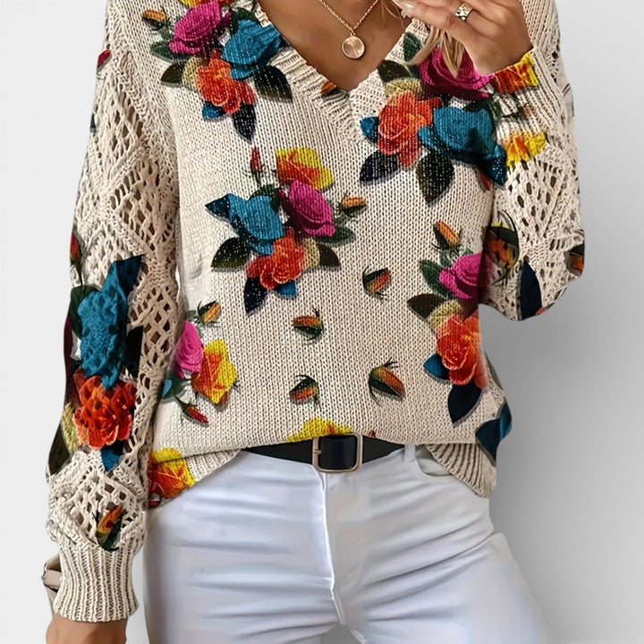 Blanka – Svetřík s jemným květinovým motivem