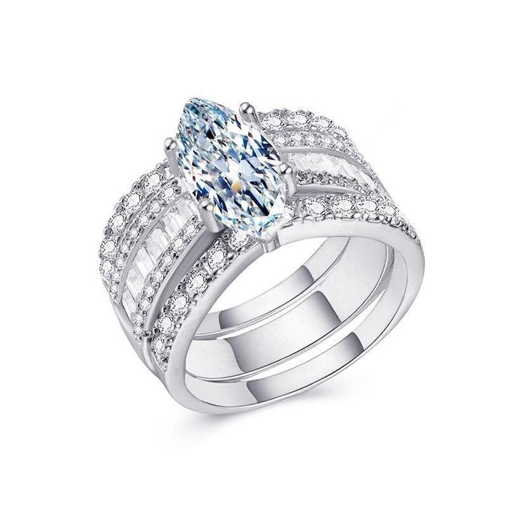 Veronika – Sada prstenů s diamanty a zlatými akcenty.