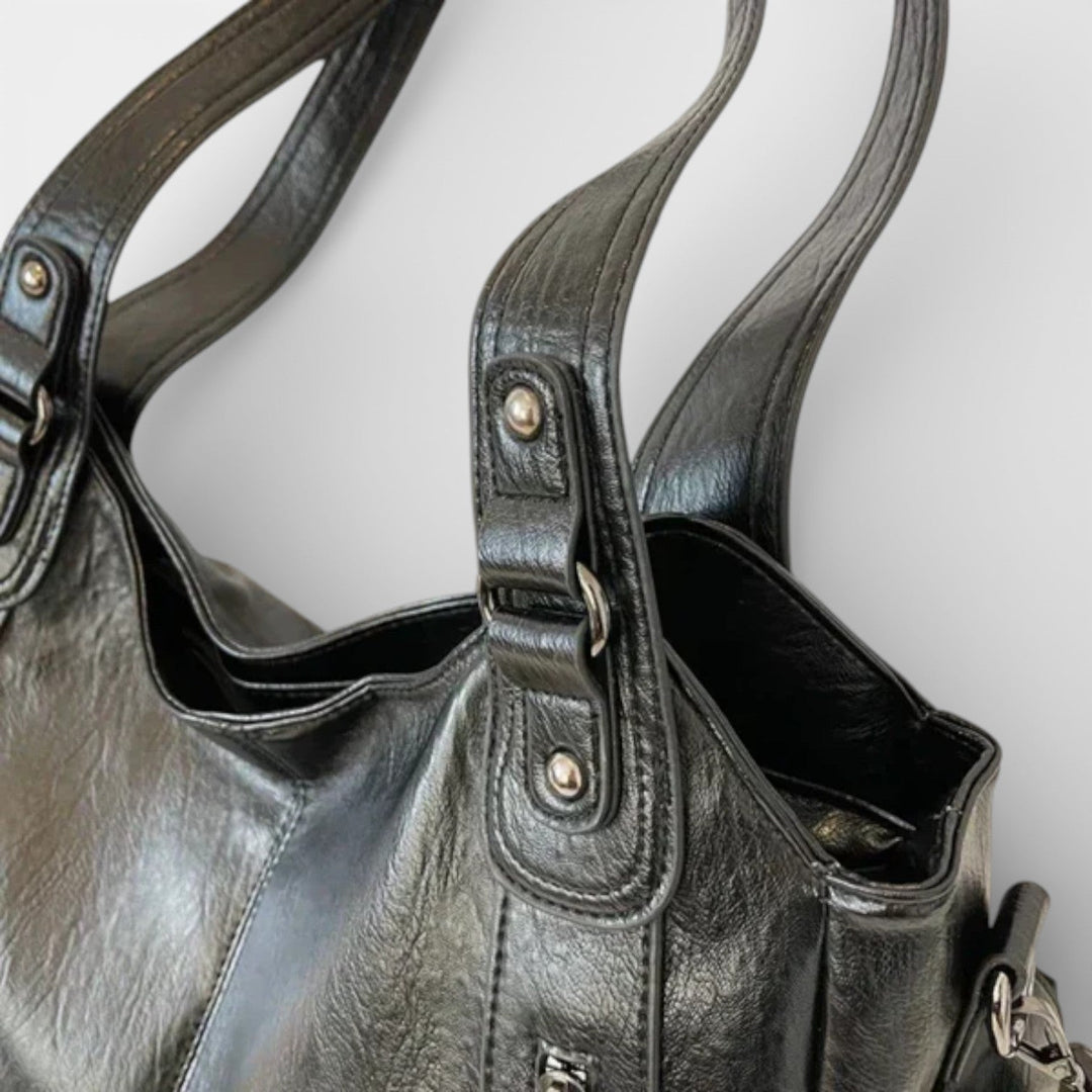 Karolína – Cestovní taška s velkou kapacitou