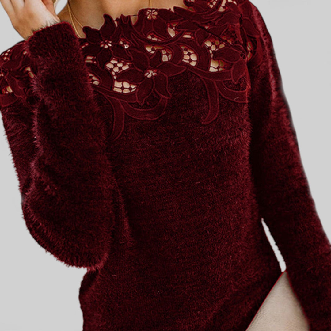 Oliwia – Pletený svetr s krajkovým výstřihem