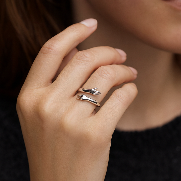 Petra - Nastavitelný stříbrný prsten Cuddle