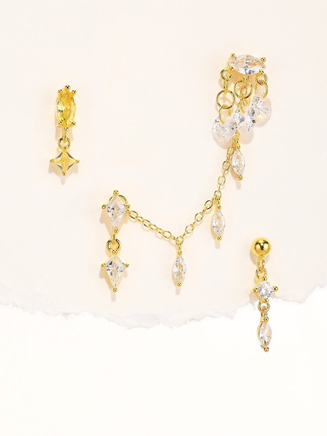 Alžběta – Zlaté náušnice s klasickým tvarem.