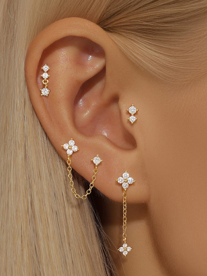 Mira – Jemné zlaté náušnice s hladkým povrchem.