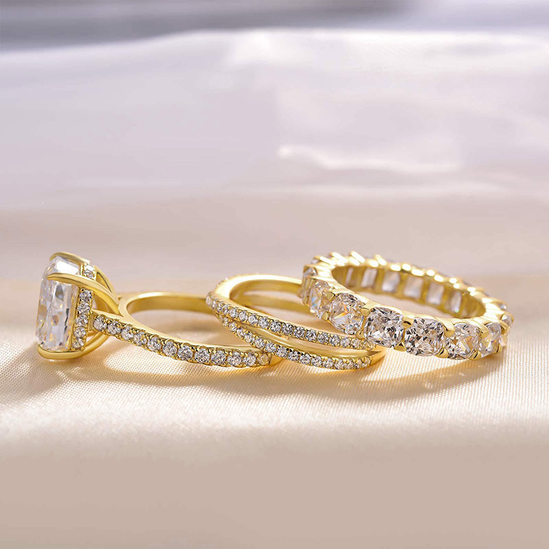 Iris – Diamantový prsten s oválným kamenem.