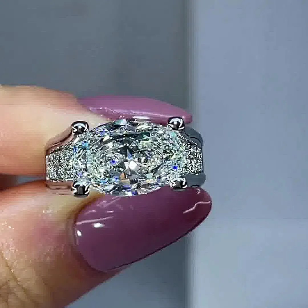 Viktorie – Lesklý prsten s bočními akcenty.