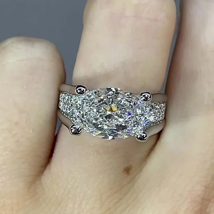 Viktorie – Lesklý prsten s bočními akcenty.