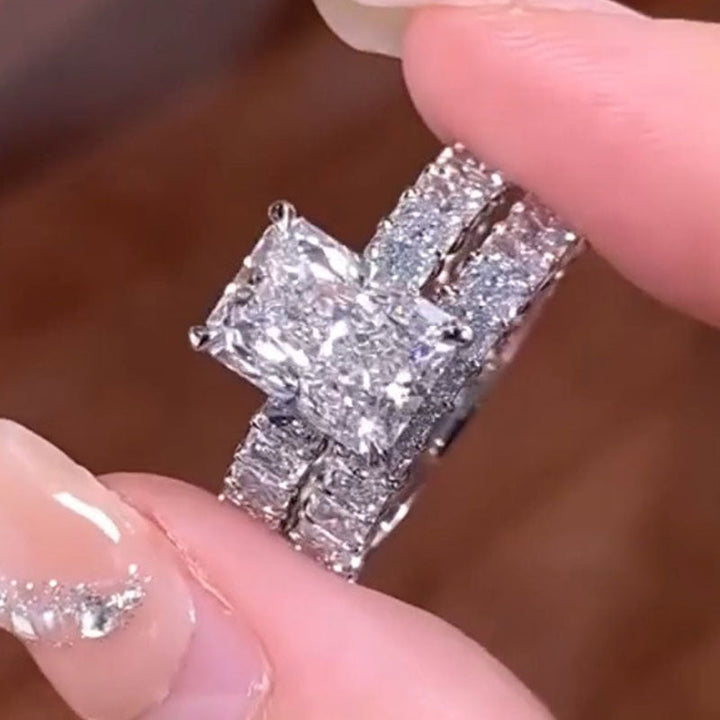 Kateřina – Diamantový prsten s výrazným baguette brusem.