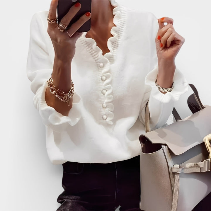 Adéla – Elegantní halenka s volánkovým lemem a knoflíky