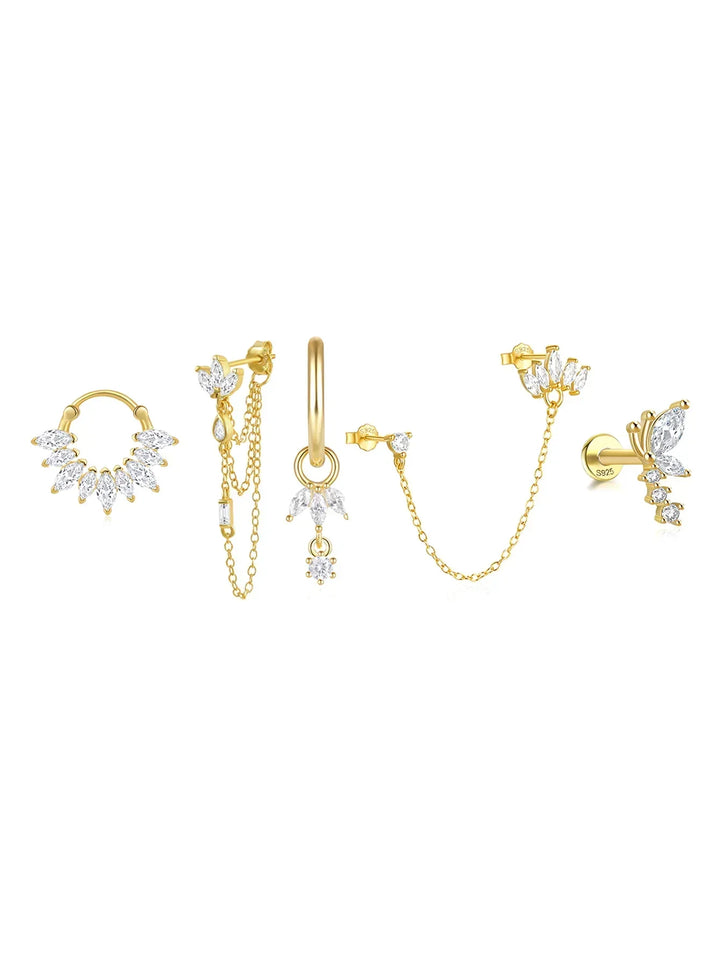 Daniela – Jemné zlaté náušnice s plynulým tvarem.