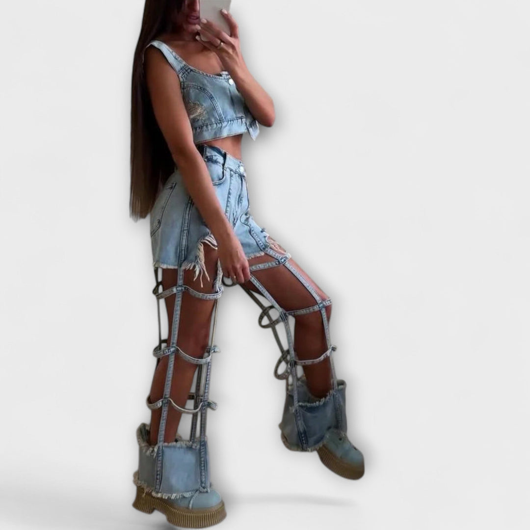 Gaia - Stylový světle modrý denimový crop top s detaily na ramínkách a setem roztrhaných šortek