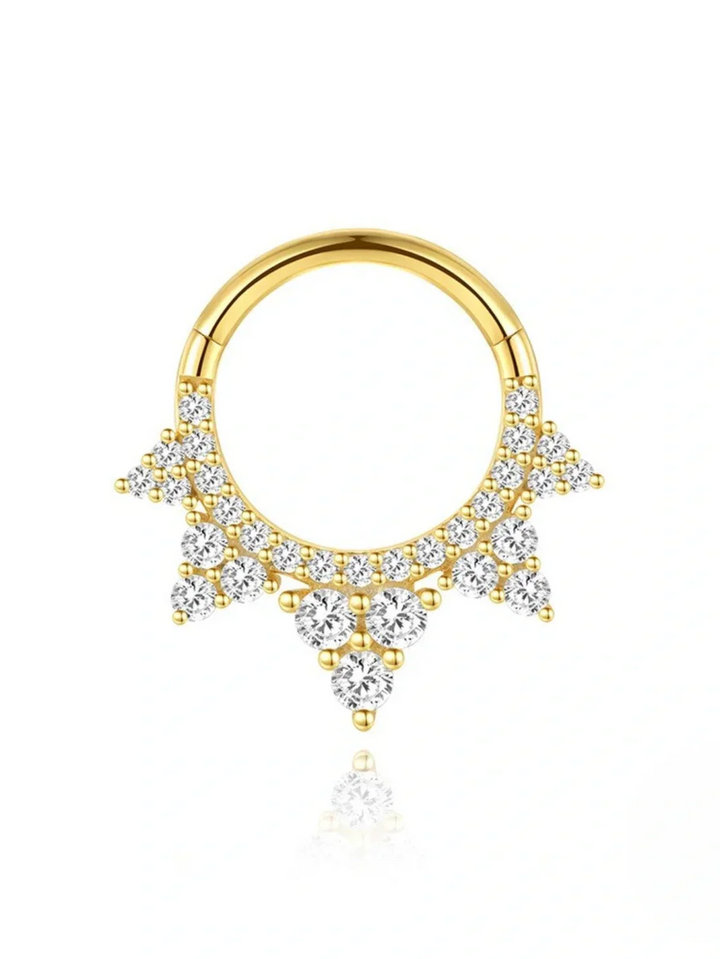 Irina – Zlaté náušnice se strukturovanou siluetou.