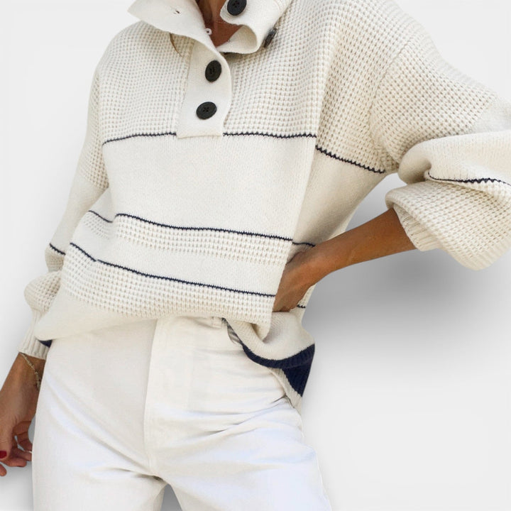 Leontyna – Svetr s otevřeným límcem a knoflíky