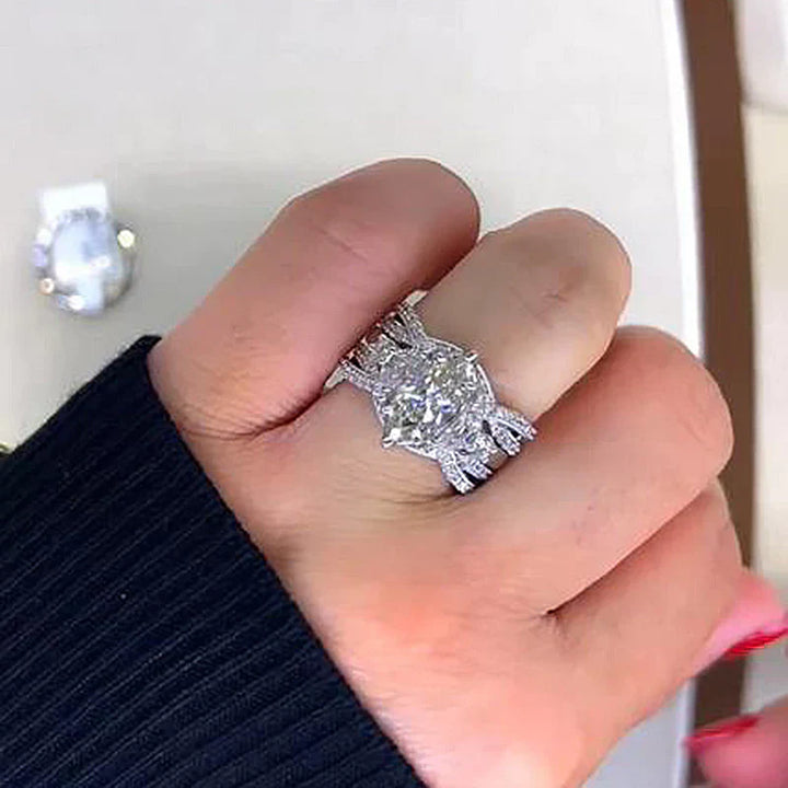 Emilie – Lesklý diamantový prsten s obdélníkovým brusem.