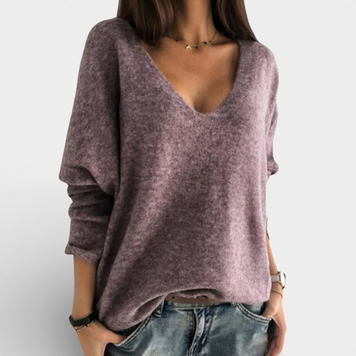 Simona – Lehký volný svetr s hlubším výstřihem do V