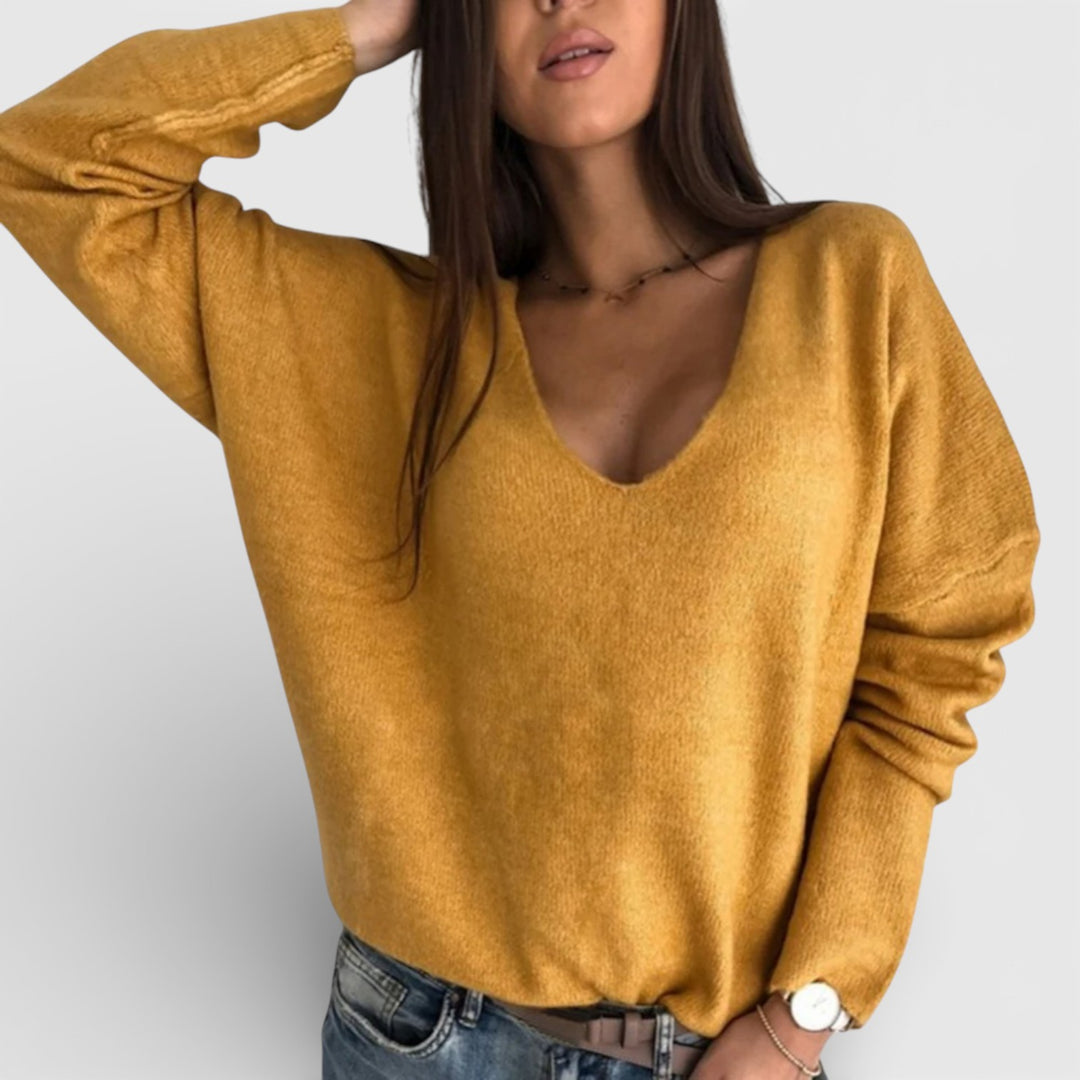 Simona – Lehký volný svetr s hlubším výstřihem do V