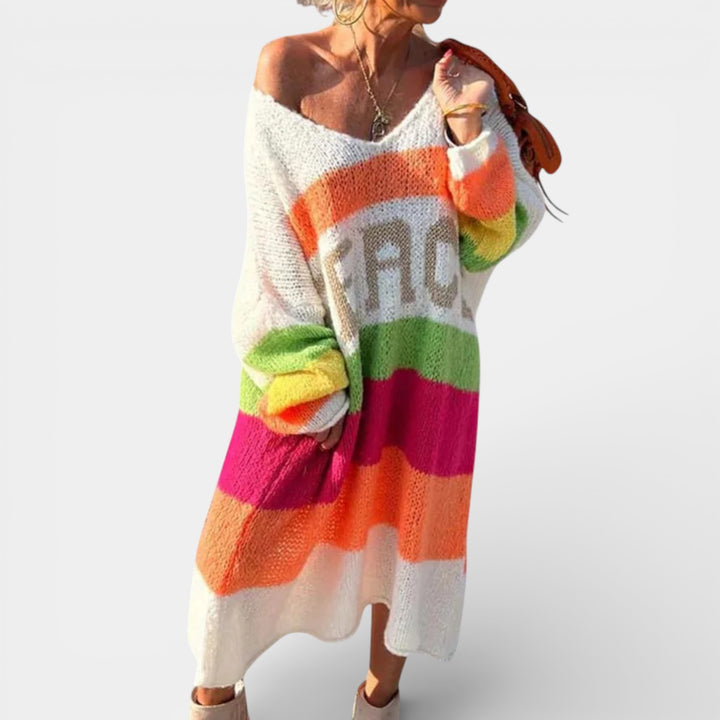 Cecílie – Dlouhý pletený svetr s výstřihem do V a nápisem