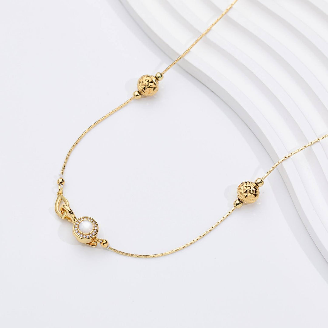 Jana – Minimalistické perlové náušnice s puzeta.