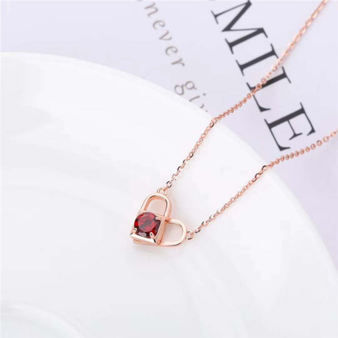 Nina – Jemný rubínový náhrdelník se dvěma kameny.
