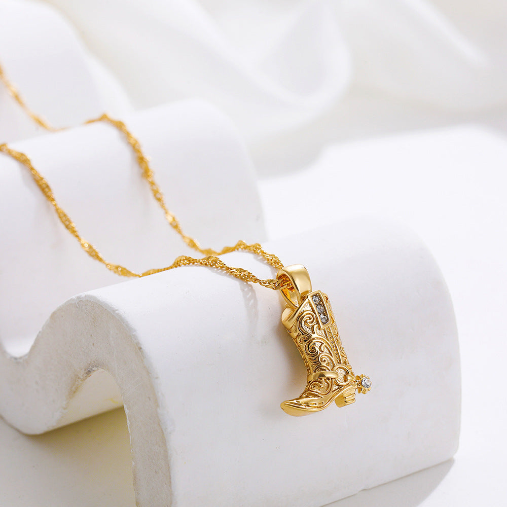 Johana – Jemný náhrdelník s půvabnými zlatými přívěsky.