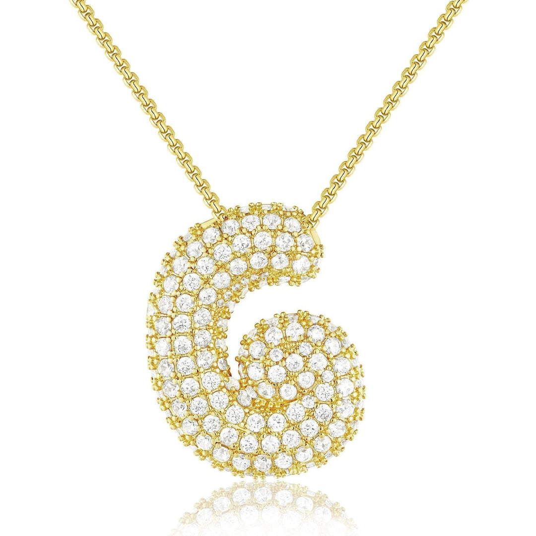 Frieda – Zlatý řetízek s organickým přívěskem.