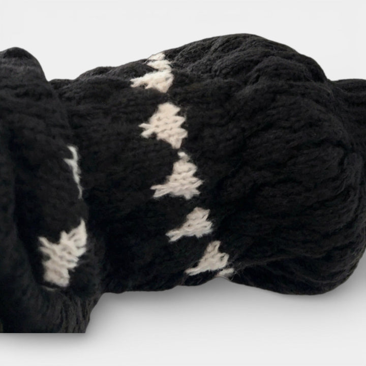 Sabina – Klasický svetr s geometrickým vzorem