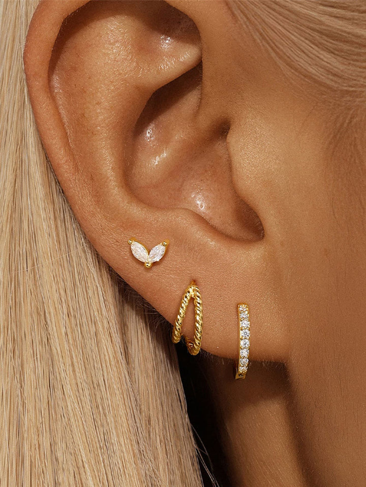 Mara – Zlaté náušnice s jemným pohybem.