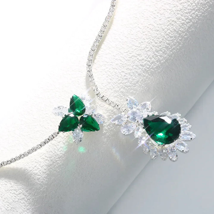 Vintage náhrdelník s smaragdovými květy