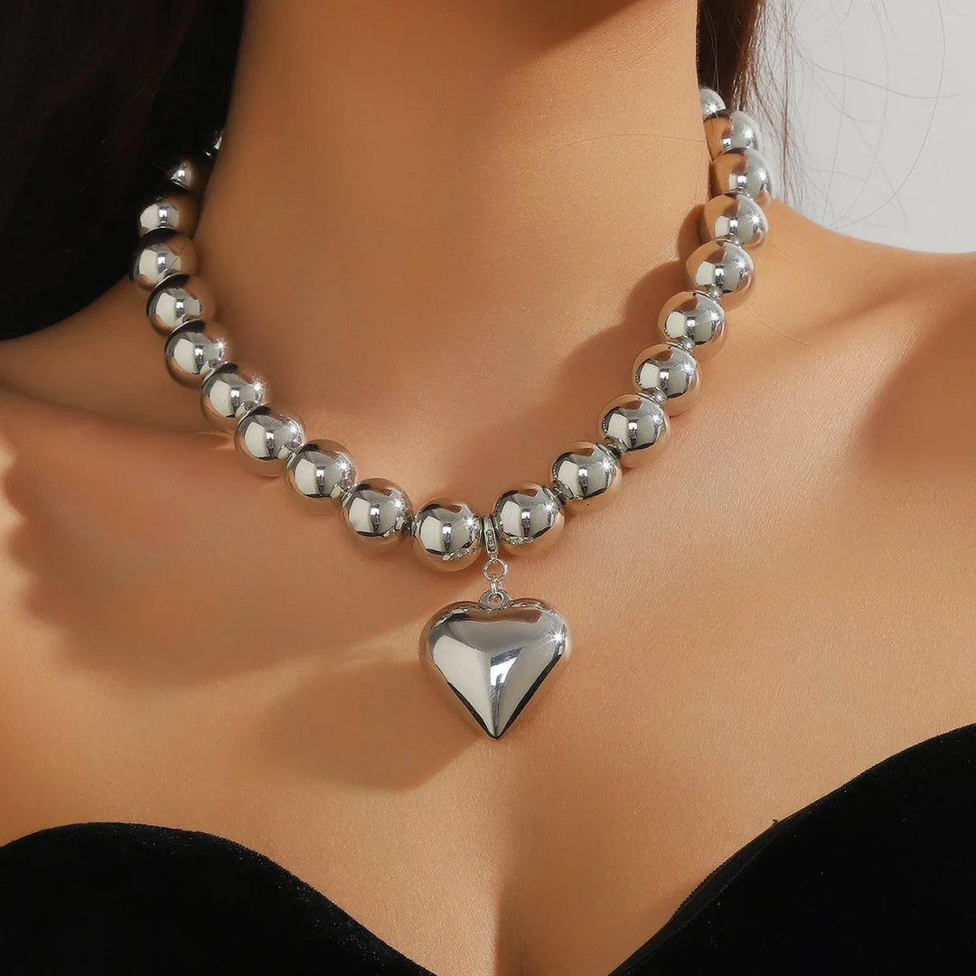 Náhrdelník s korálky ve tvaru kontury