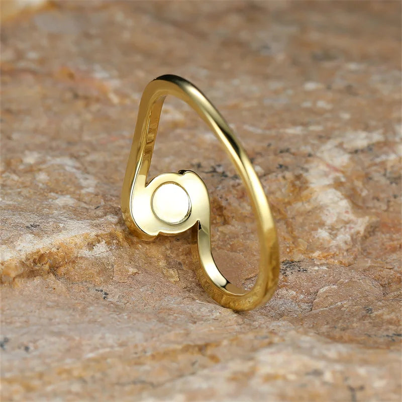 Nadčasový kulatý duhový bílý oheň opálový prsten