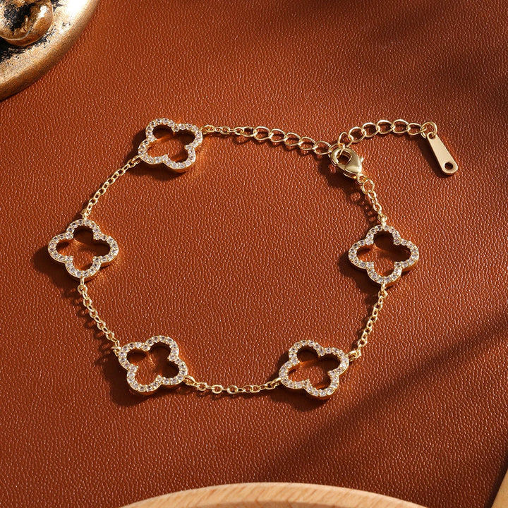 Náramek s čtyřlístkem