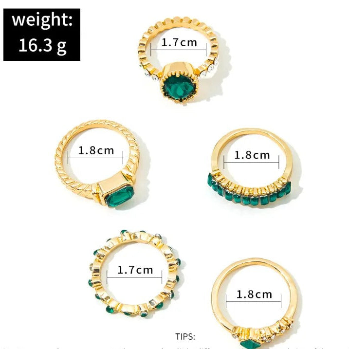 Johana – Sada prstenů se smaragdem a jemným rámem.