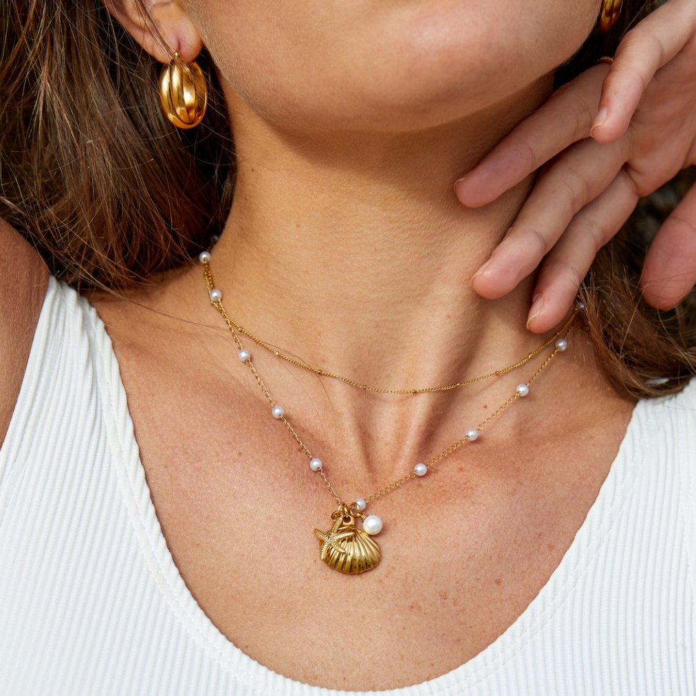 Pavlína – Zlatý náhrdelník s mini krystaly.