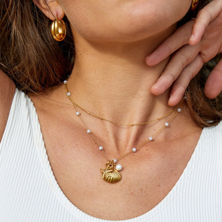 Pavlína – Zlatý náhrdelník s mini krystaly.