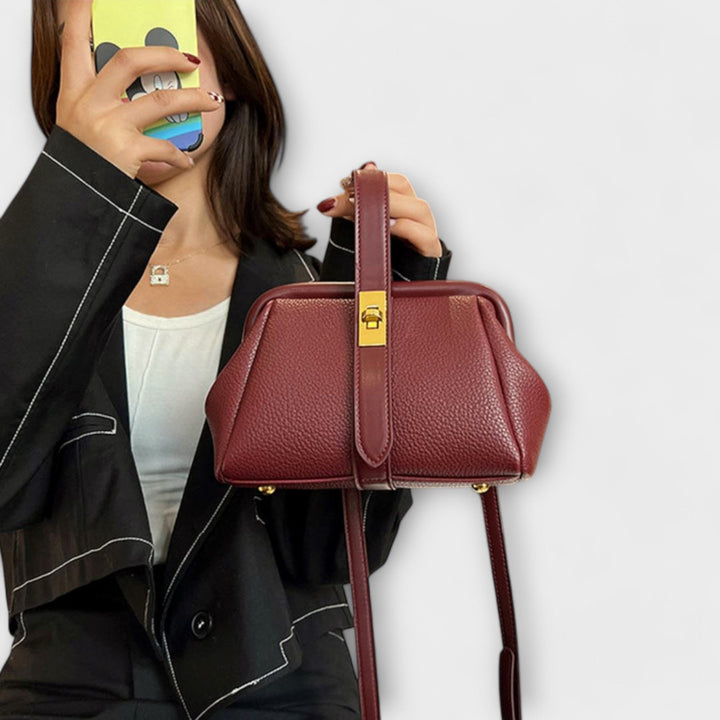 Cécile. - Retro taška