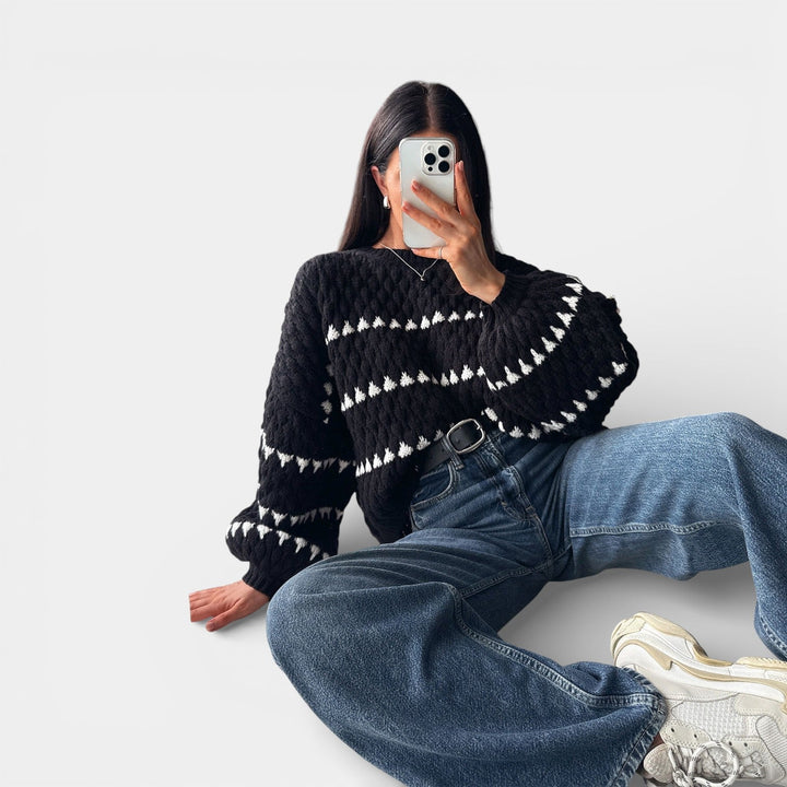 Sabina – Klasický svetr s geometrickým vzorem
