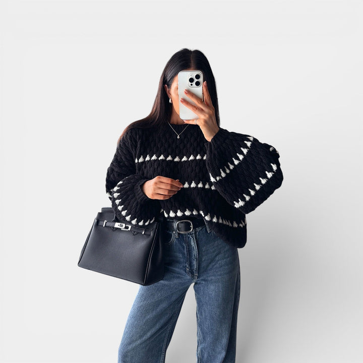 Sabina – Klasický svetr s geometrickým vzorem