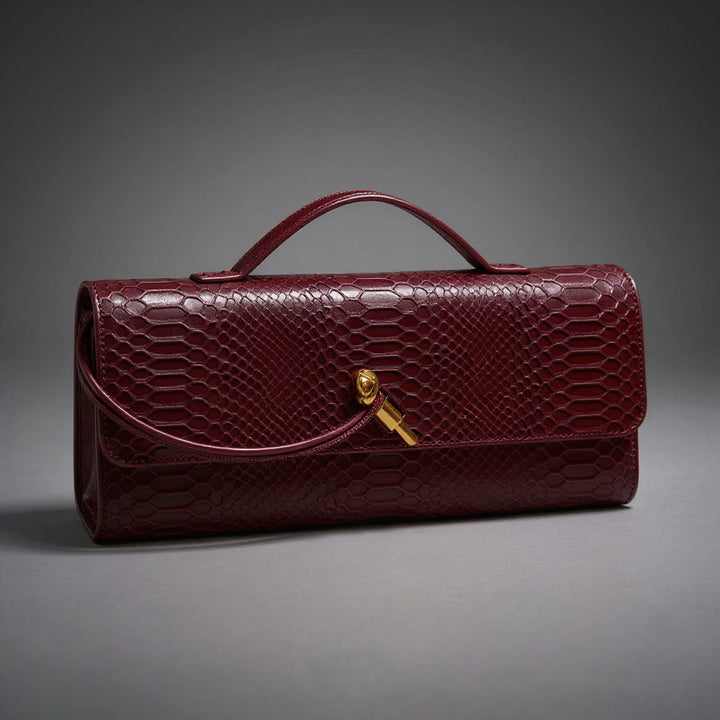 Sammi Kabelka s hadím potiskem