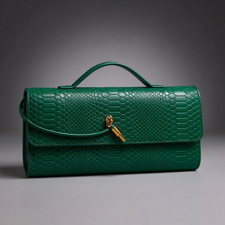 Sammi Kabelka s hadím potiskem