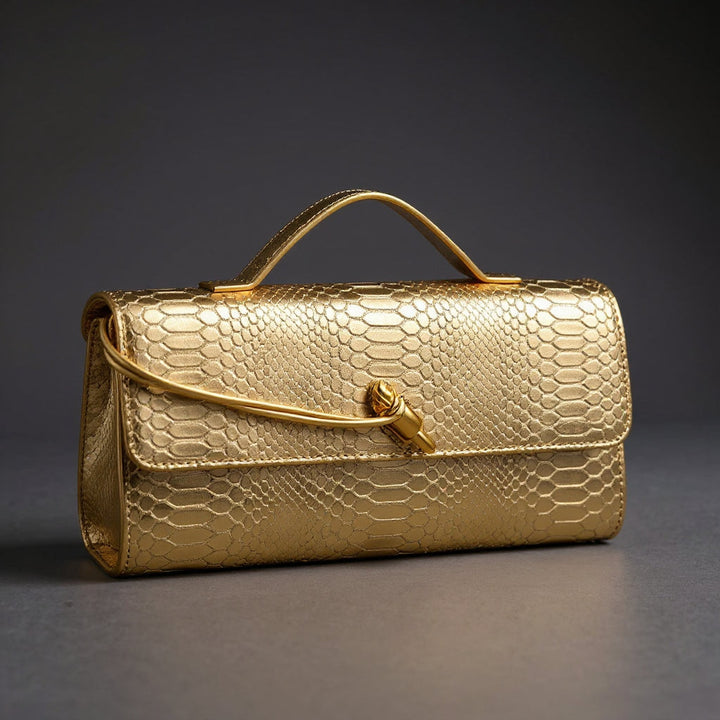 Sammi Kabelka s hadím potiskem