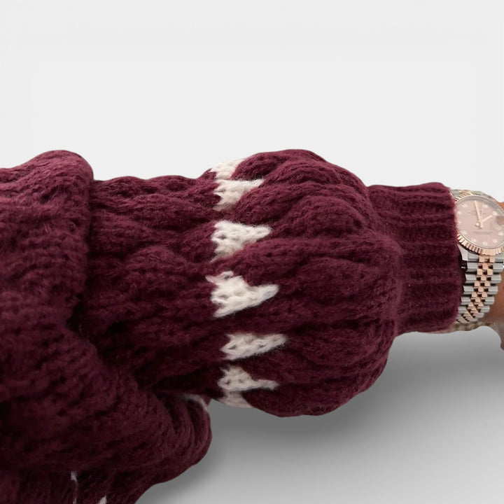 Sabina – Klasický svetr s geometrickým vzorem