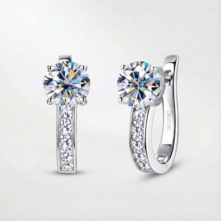 Kanal Moissanite Huggie náušnice